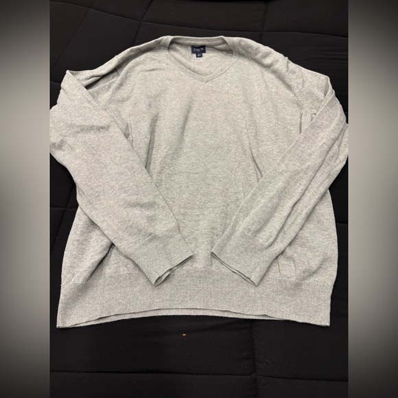 J Crew Men’s V Neck Sweater Tee- Heather Grey- Size Large - Picture 2 of 3